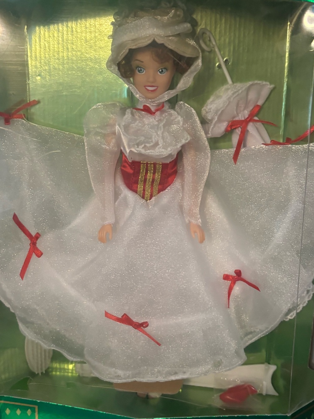 Disney Mary Poppins doll in box. Box is in fair condition, but never opened